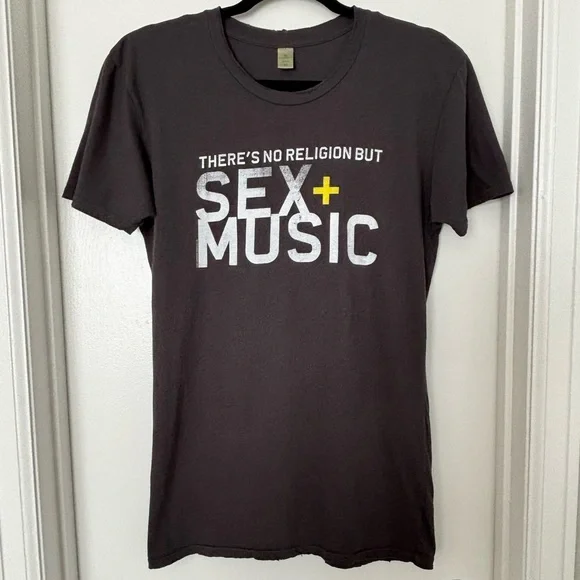 Sting ‘Back to Bass’ 2011 Tour T-Shirt - Official Tour Merch - Adult Size XL - Picture 11 of 11